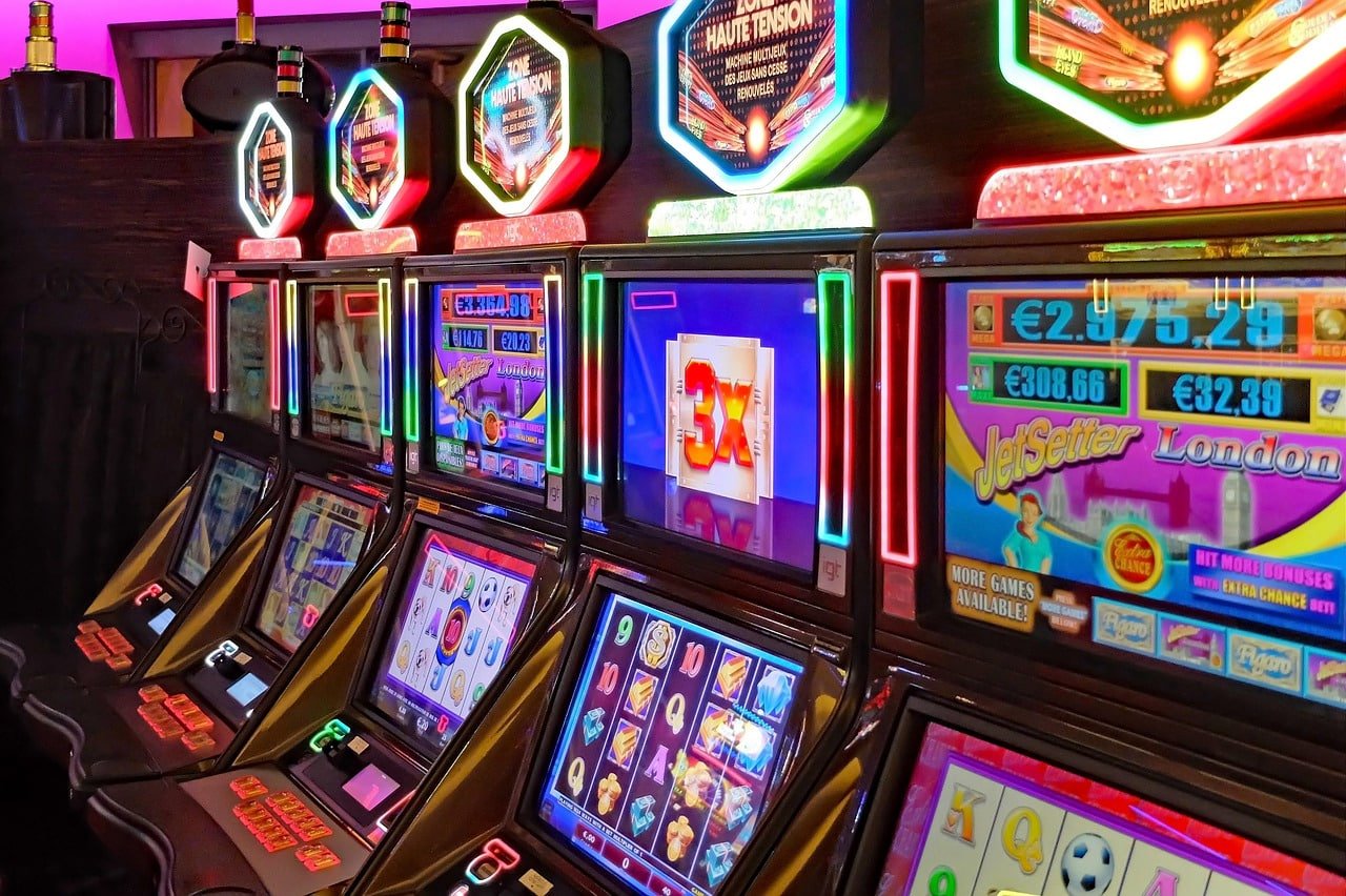 Philippines player accessing mobile casino on smartphone while on the go